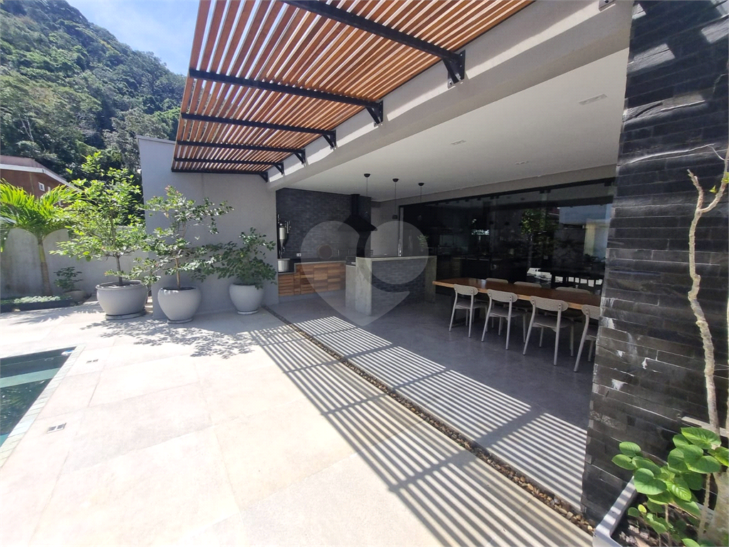 Casa 4 quartos em Caraguatatuba