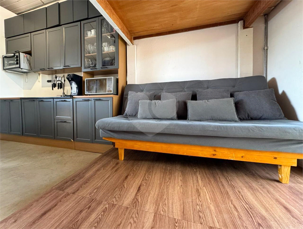 Um espaço deslumbrante na Barra Funda, para bares, restaurantes e até mesmo uma morada com estilo de loft americano no 3 andar. 