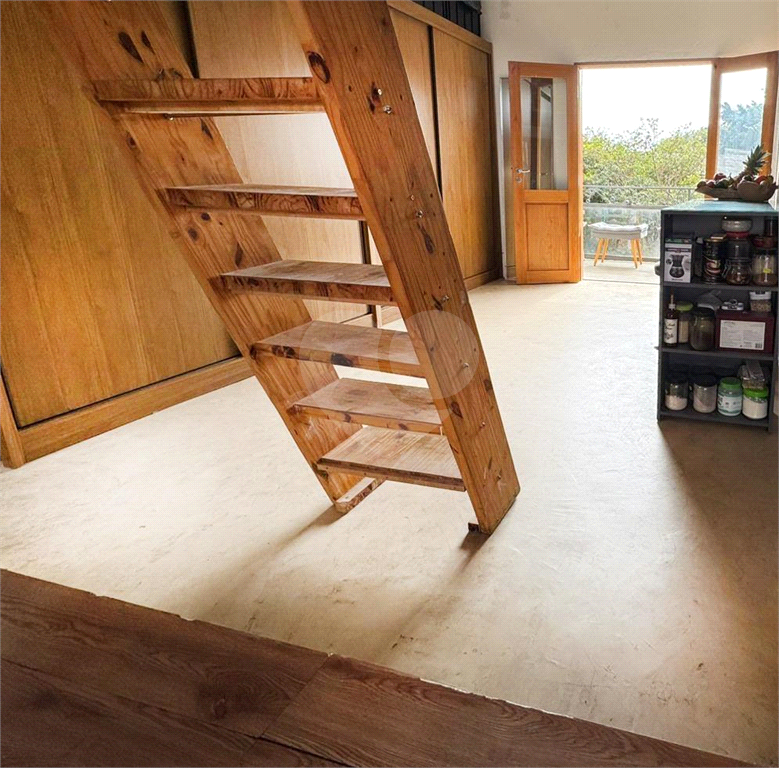 Um espaço deslumbrante na Barra Funda, para bares, restaurantes e até mesmo uma morada com estilo de loft americano no 3 andar. 