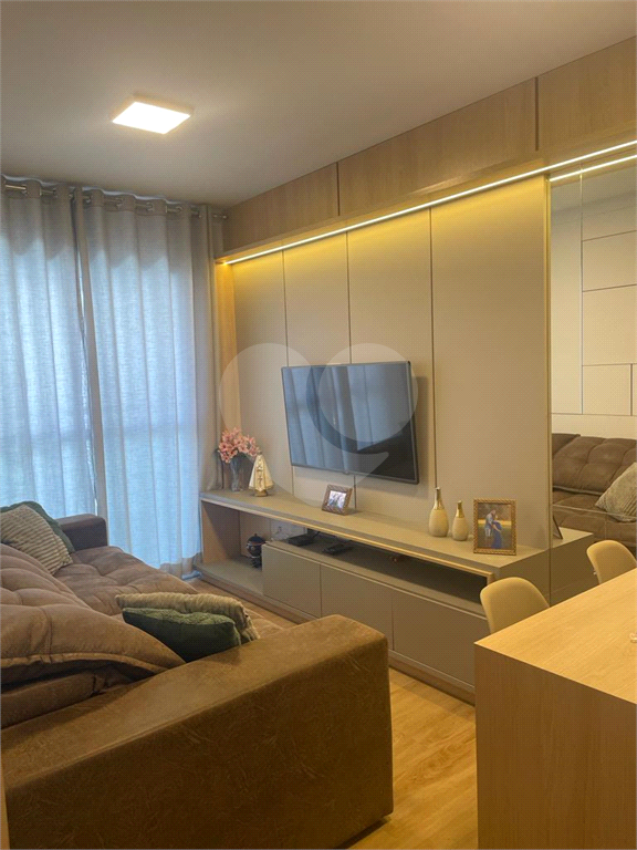 Apartamento à venda com 2 quartos, 60m² - Foto 2