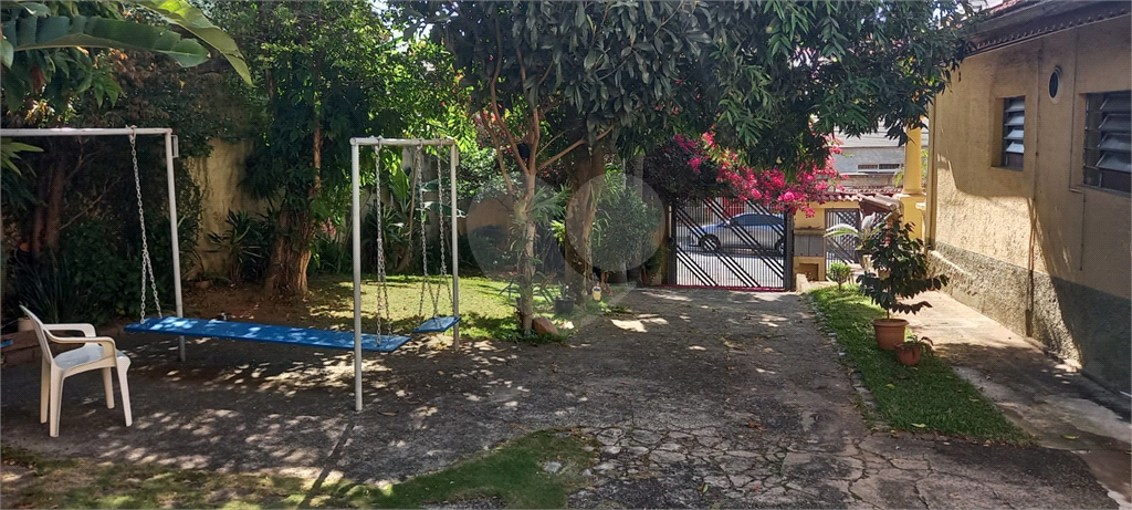 Terreno à venda com 4 quartos, 800m² - Foto 1