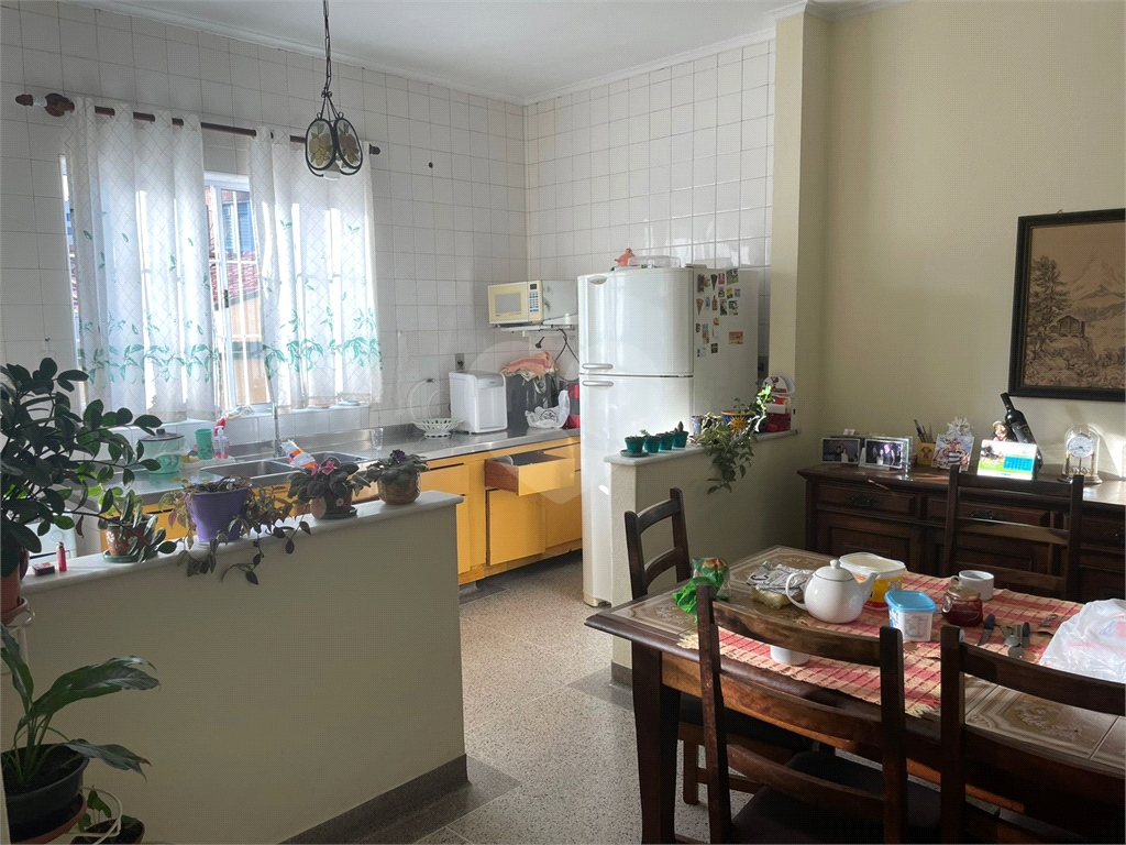 Casa à venda com 3 quartos, 210m² - Foto 4