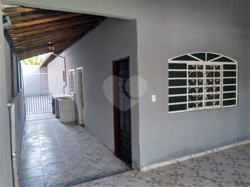 Casa à venda com 2 quartos, 104m² - Foto 2