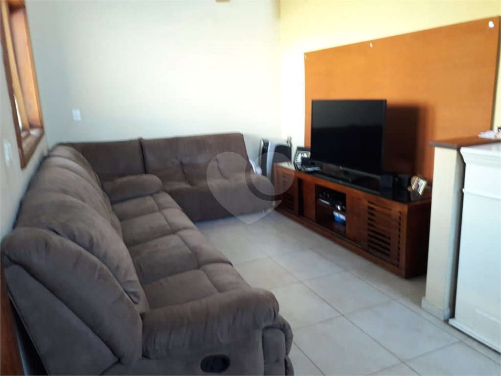 Casa de Condomínio à venda com 4 quartos, 220m² - Foto 24