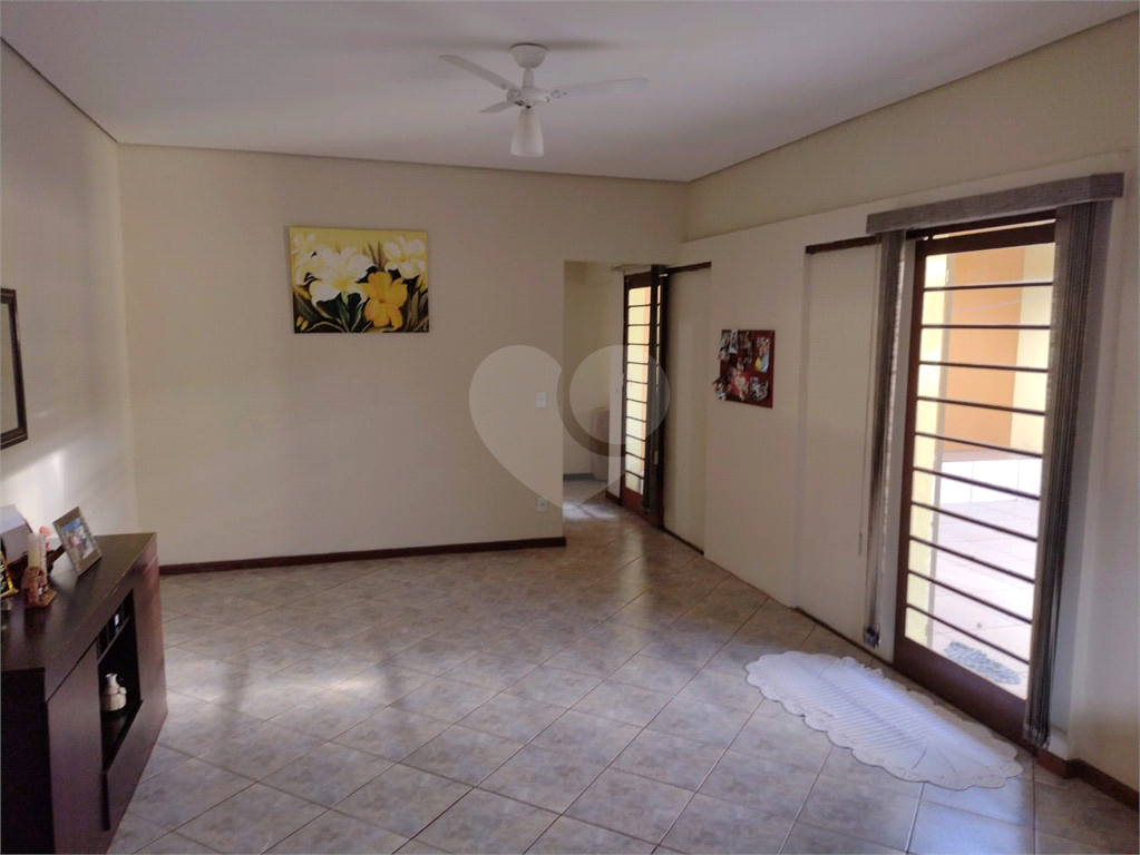 Casa à venda com 3 quartos, 156m² - Foto 2