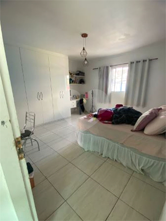 SOBRADO em VILA GALVÃO
