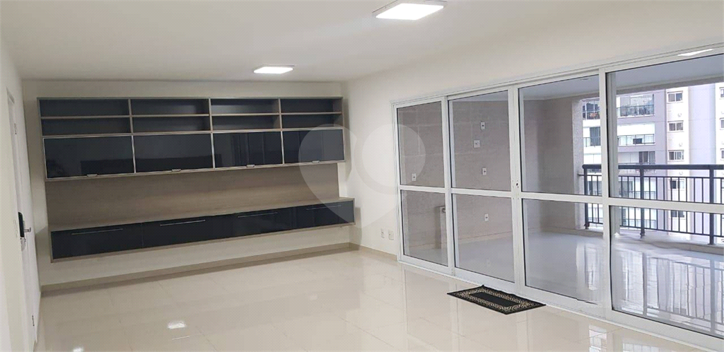 Apartamento para alugar com 3 quartos, 163m² - Foto 4