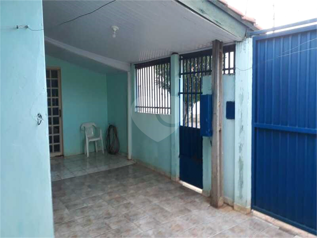 Casa à venda com 2 quartos, 110m² - Foto 1