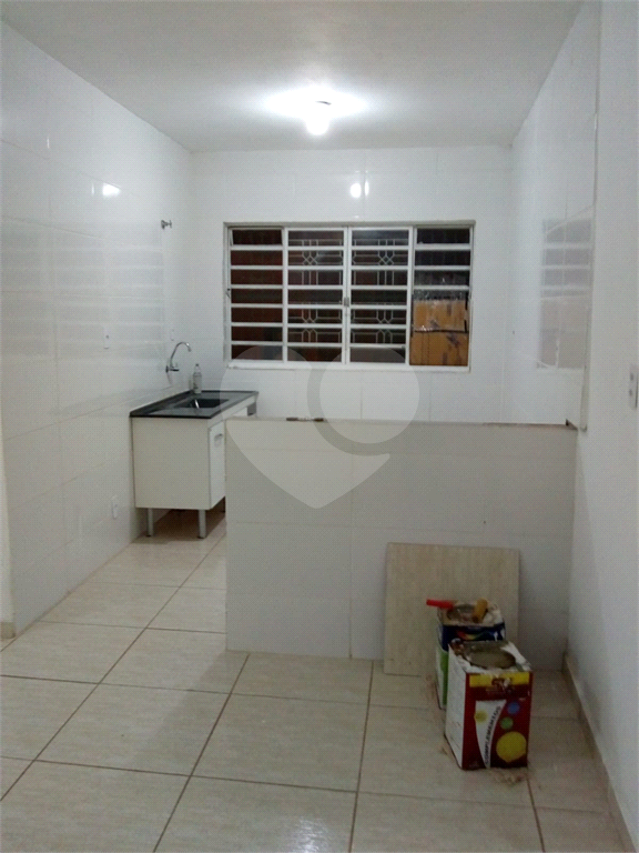 Casa à venda com 1 quarto, 70m² - Foto 2