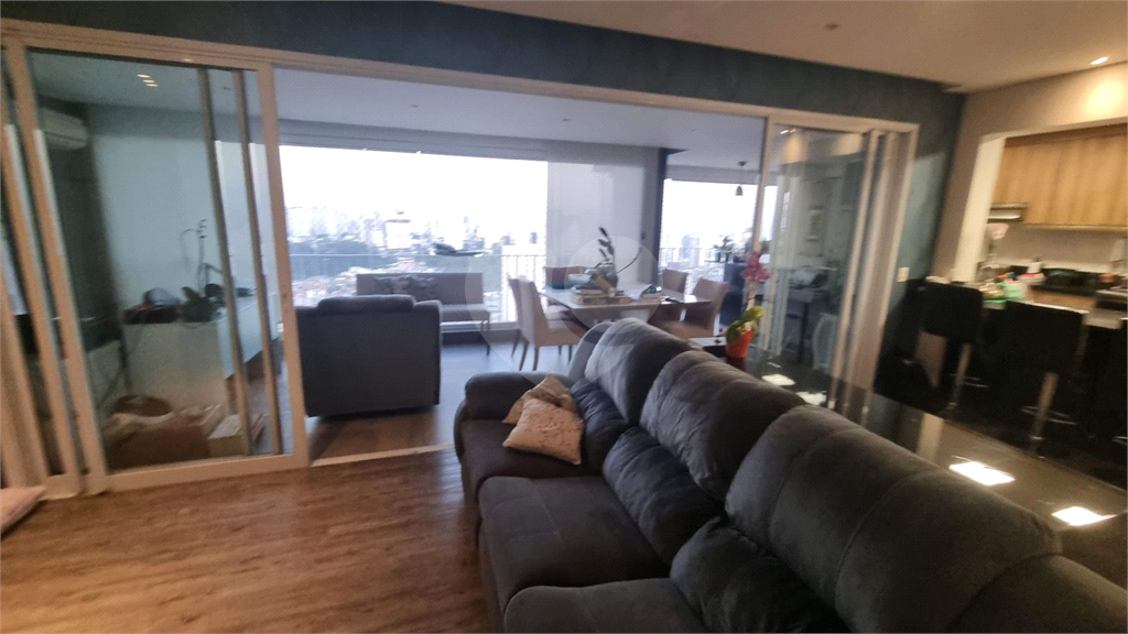APARTAMENTO em CASA VERDE