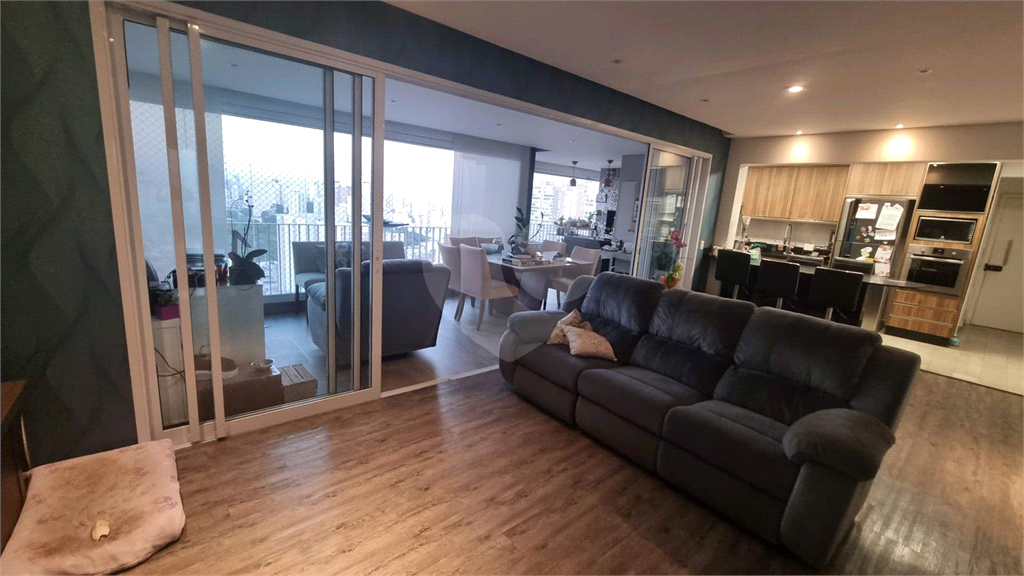 APARTAMENTO em CASA VERDE