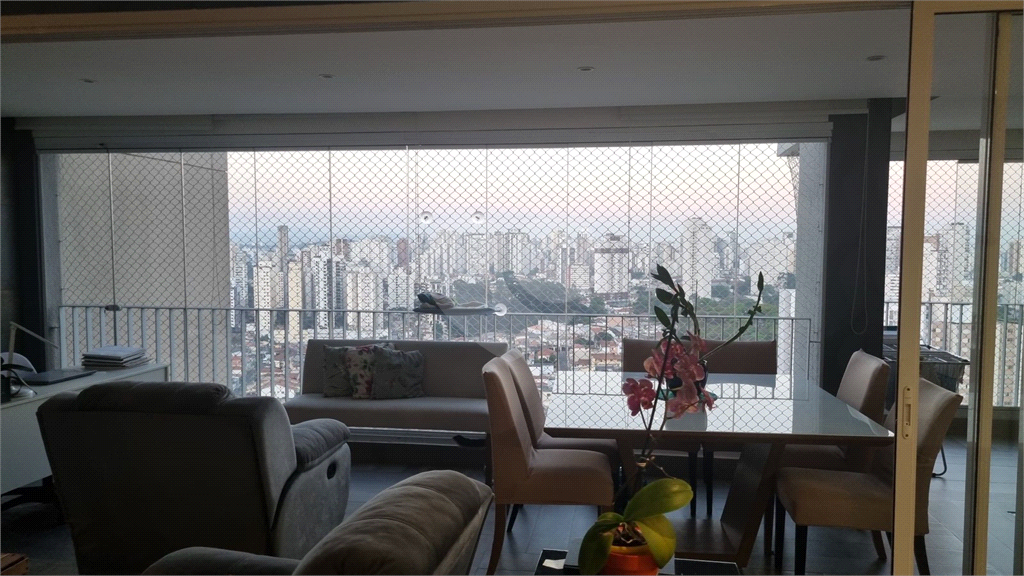 APARTAMENTO em CASA VERDE