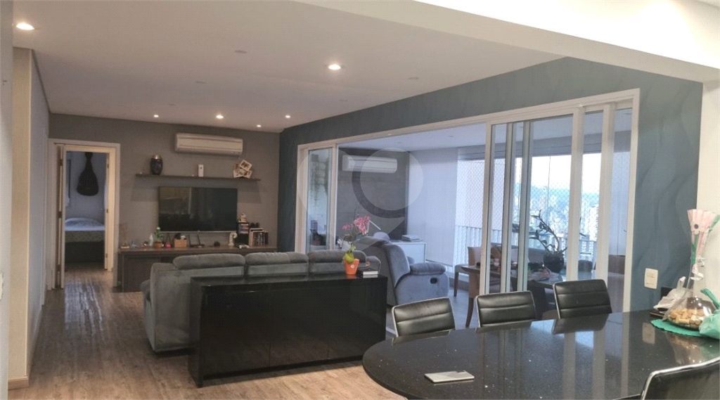 APARTAMENTO em CASA VERDE