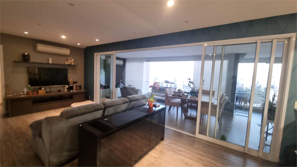 APARTAMENTO em CASA VERDE