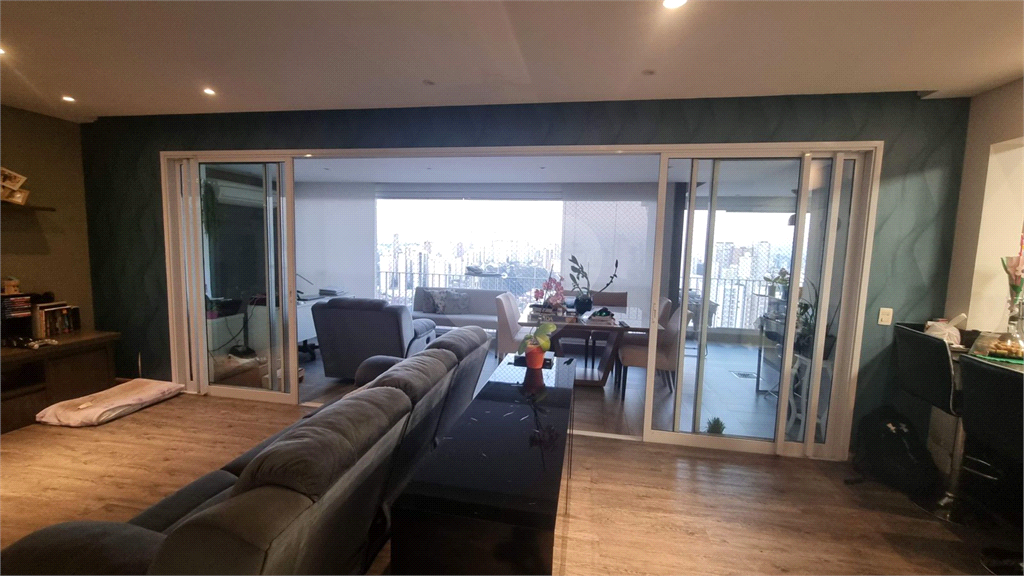 APARTAMENTO em CASA VERDE