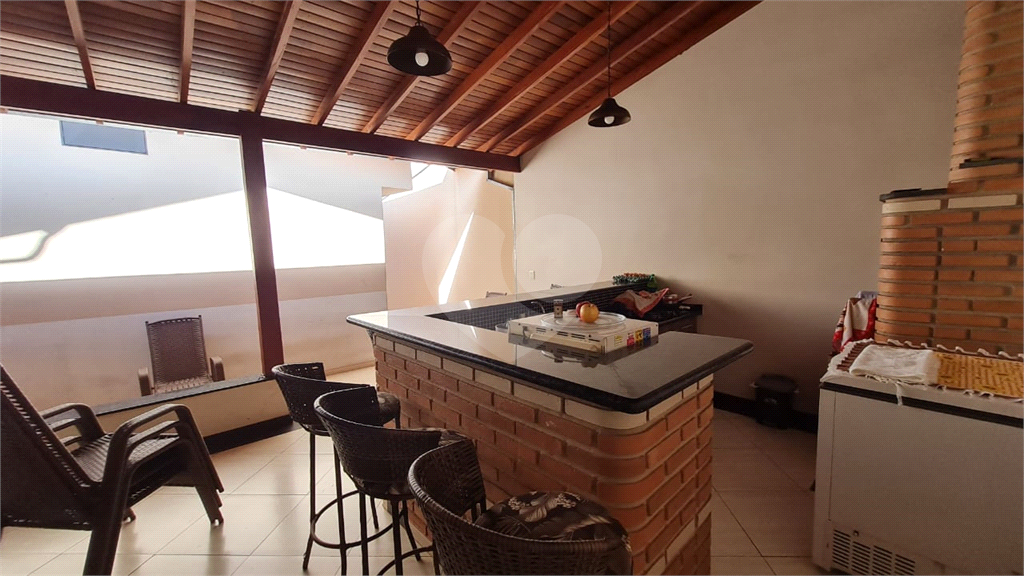 Casa à venda com 3 quartos, 230m² - Foto 16