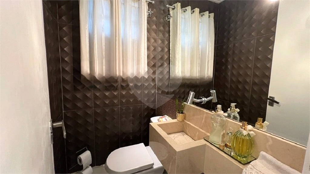 Sobrado Jardim Santa Inês - 2 Dormitórios e 2 Vagas