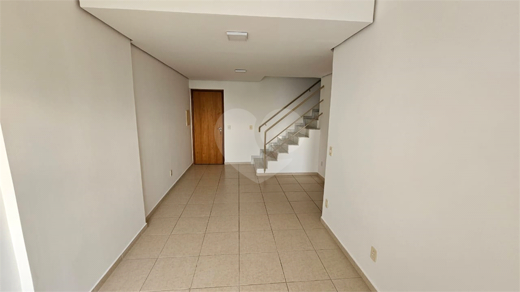 Apartamento à venda com 3 quartos, 107m² - Foto 2