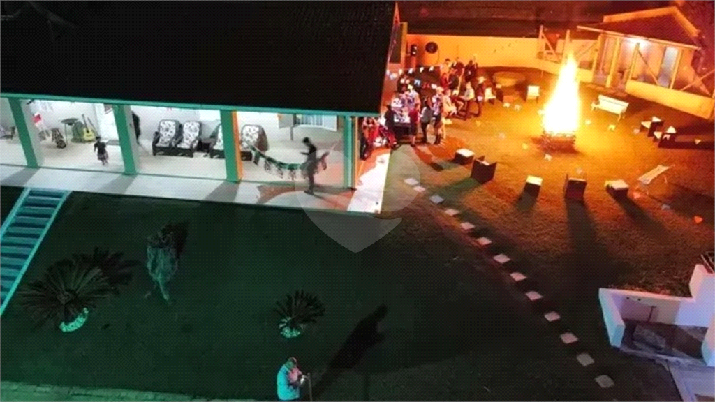 Chácara à venda com 3 quartos, 196m² - Foto 15