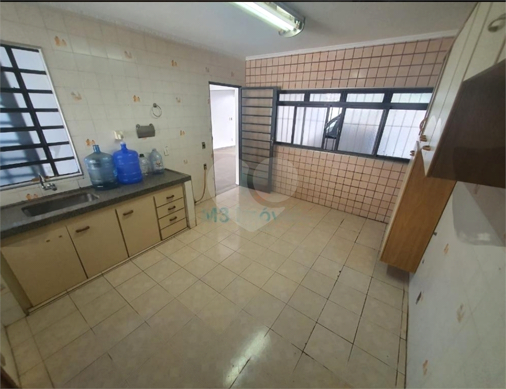 Casa à venda e aluguel com 5 quartos, 327m² - Foto 1