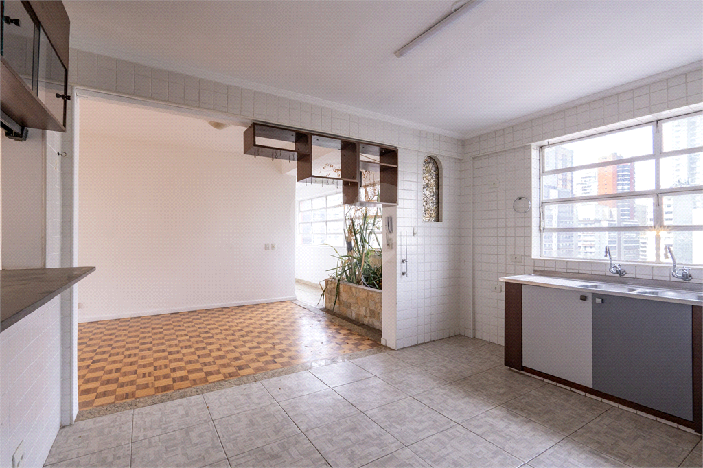 Apartamento para venda  3 quartos 2 suites a 5 min a pe da estação Oscar Freire