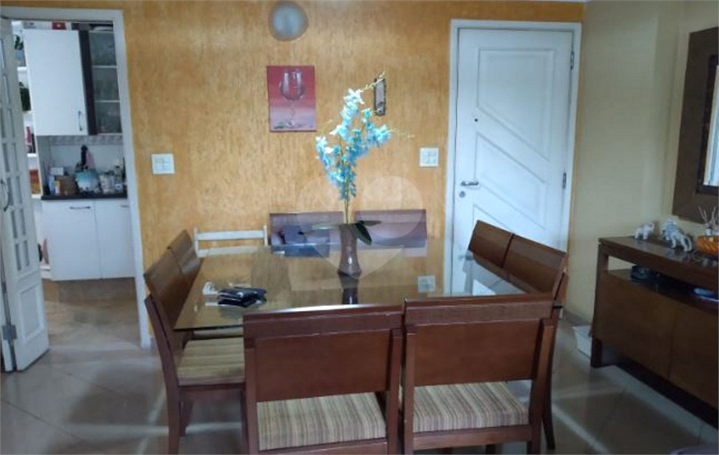 APARTAMENTO em TREMEMBÉ