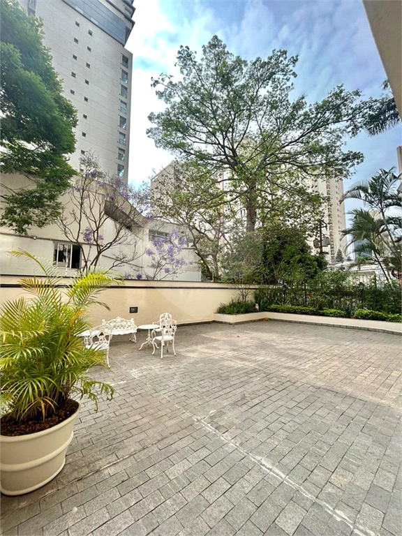 Apartamento no Brooklin, 1 suíte e 1 vaga 