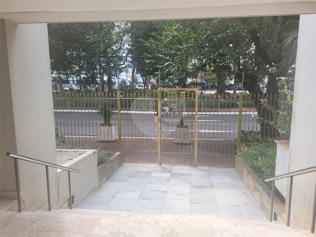 COBERTURA COM VISTA PARA O CAMPO DE MARTE - NA BRAZ LEME 