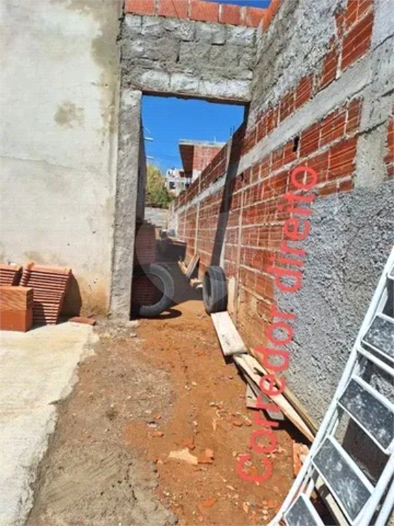 Casa à venda com 2 quartos, 85m² - Foto 4