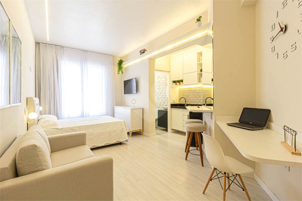 APARTAMENTO em CENTRO