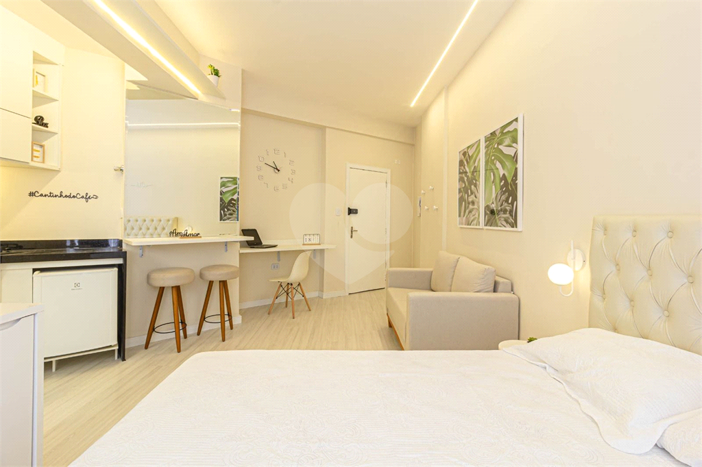 APARTAMENTO em CENTRO