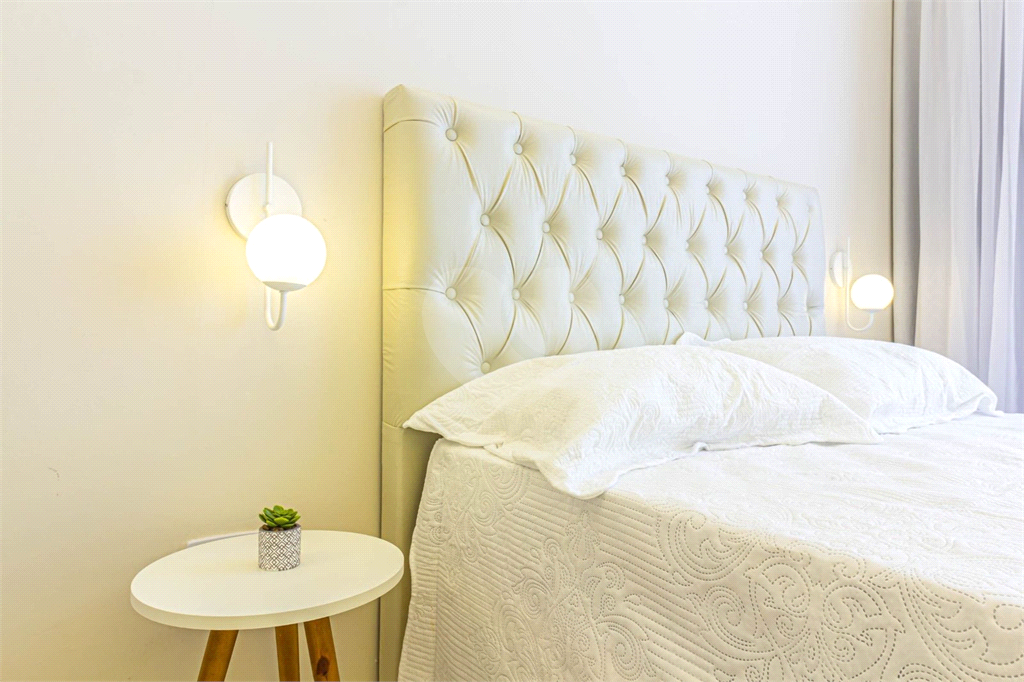 APARTAMENTO em CENTRO