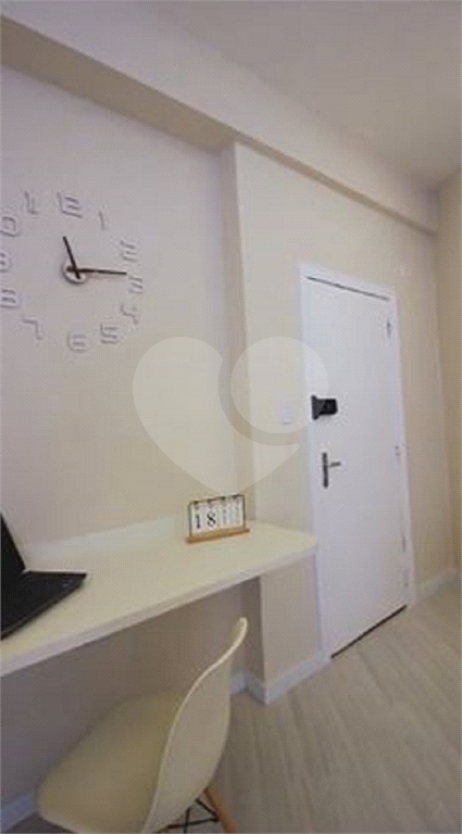 APARTAMENTO em CENTRO