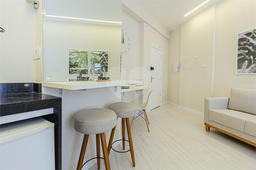 APARTAMENTO em CENTRO