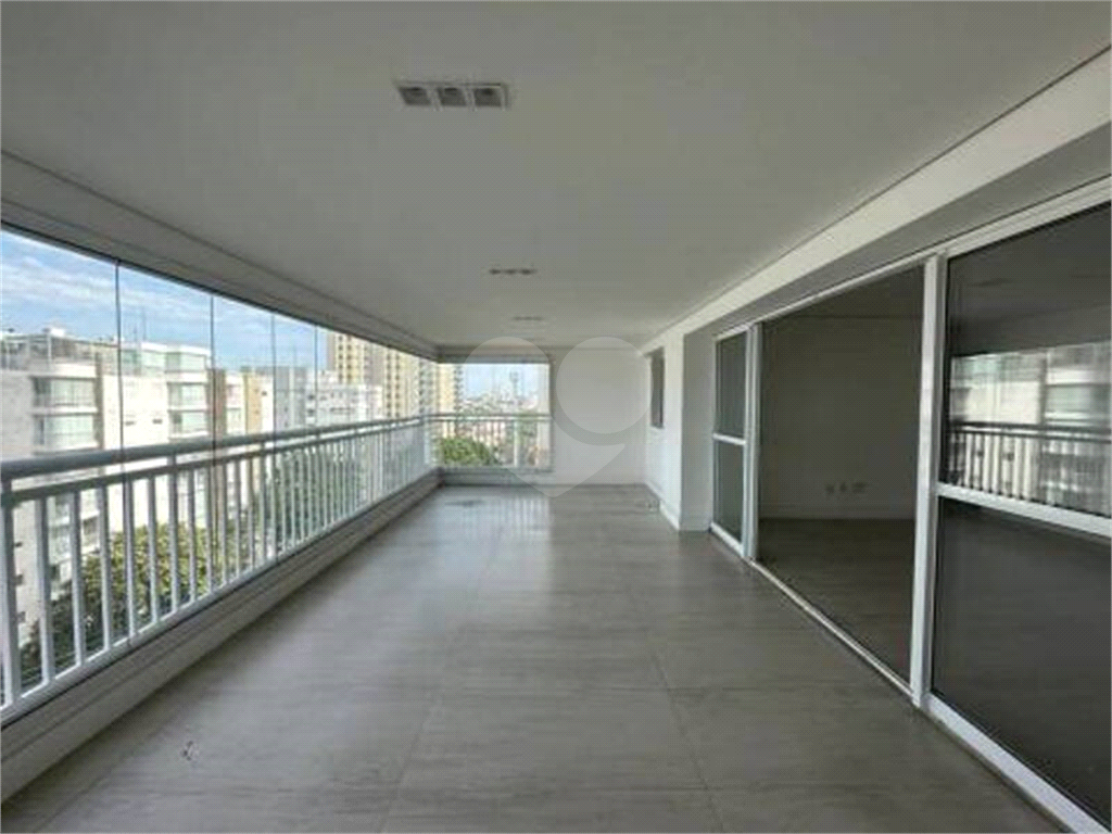 Apartamento à venda com 3 quartos, 143m² - Foto 19