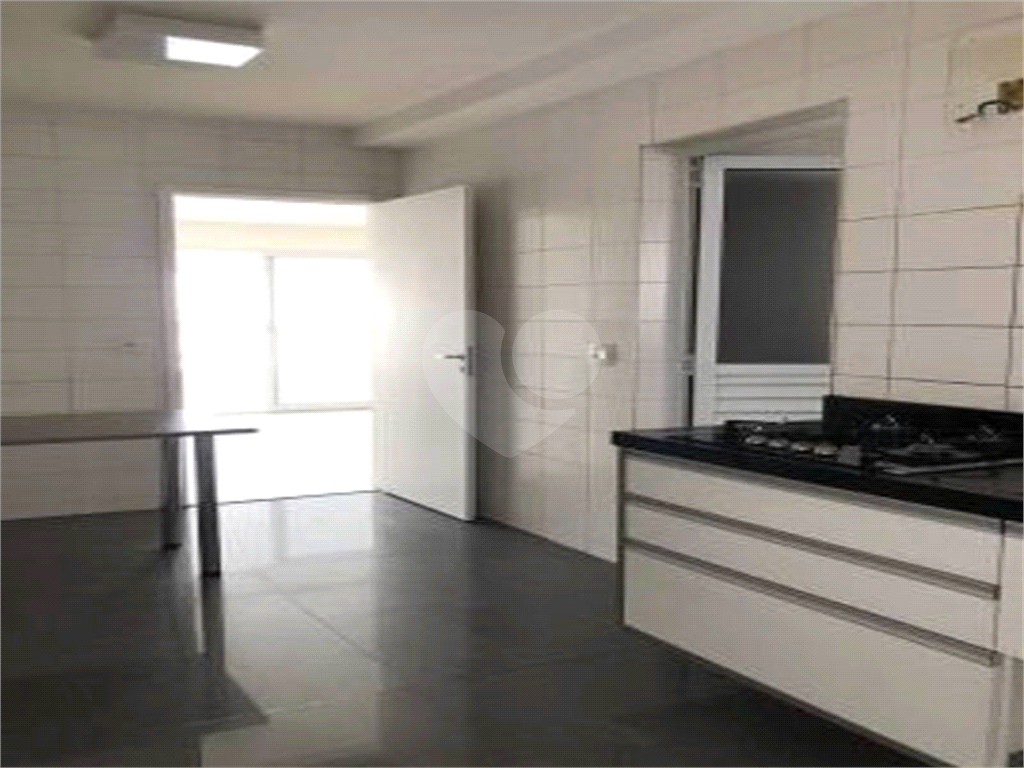 Apartamento à venda com 3 quartos, 143m² - Foto 20