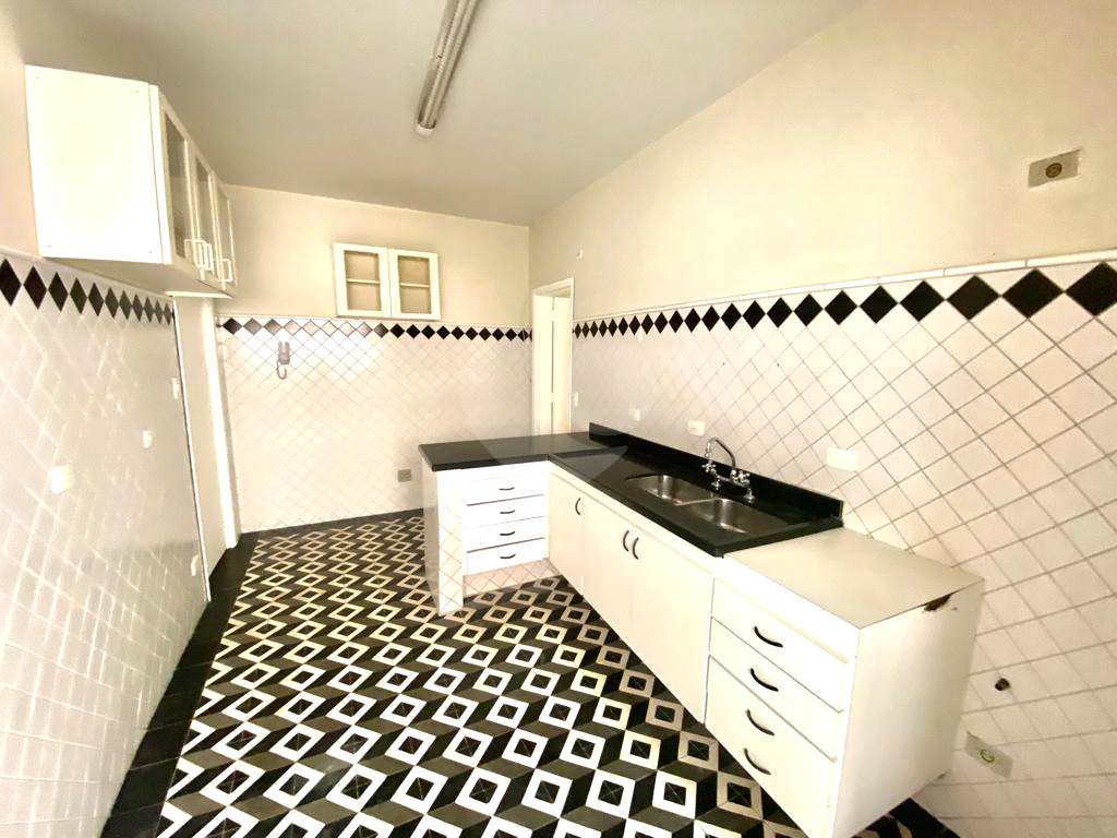 APARTAMENTO em JARDIM PAULISTA