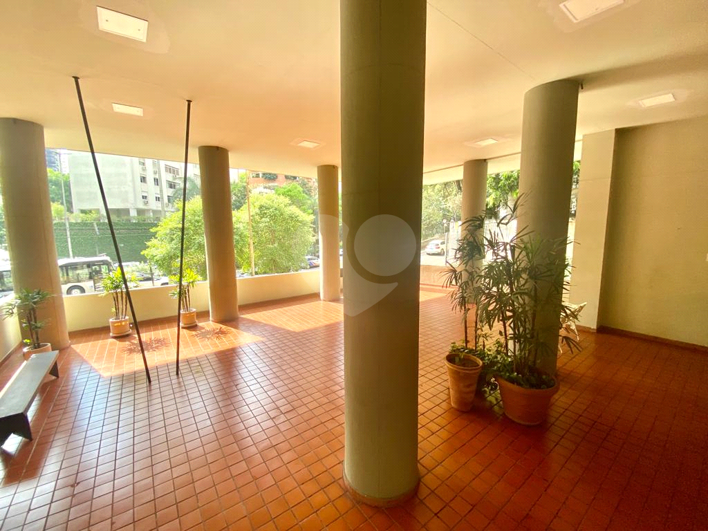APARTAMENTO em JARDIM PAULISTA