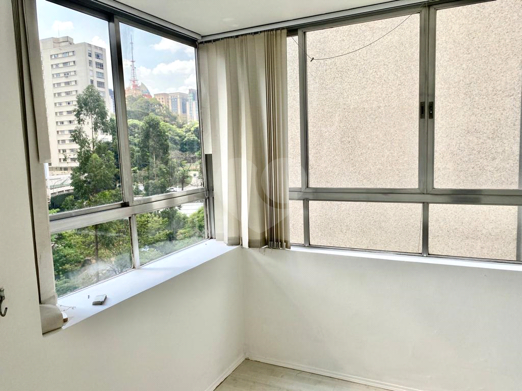 APARTAMENTO em JARDIM PAULISTA