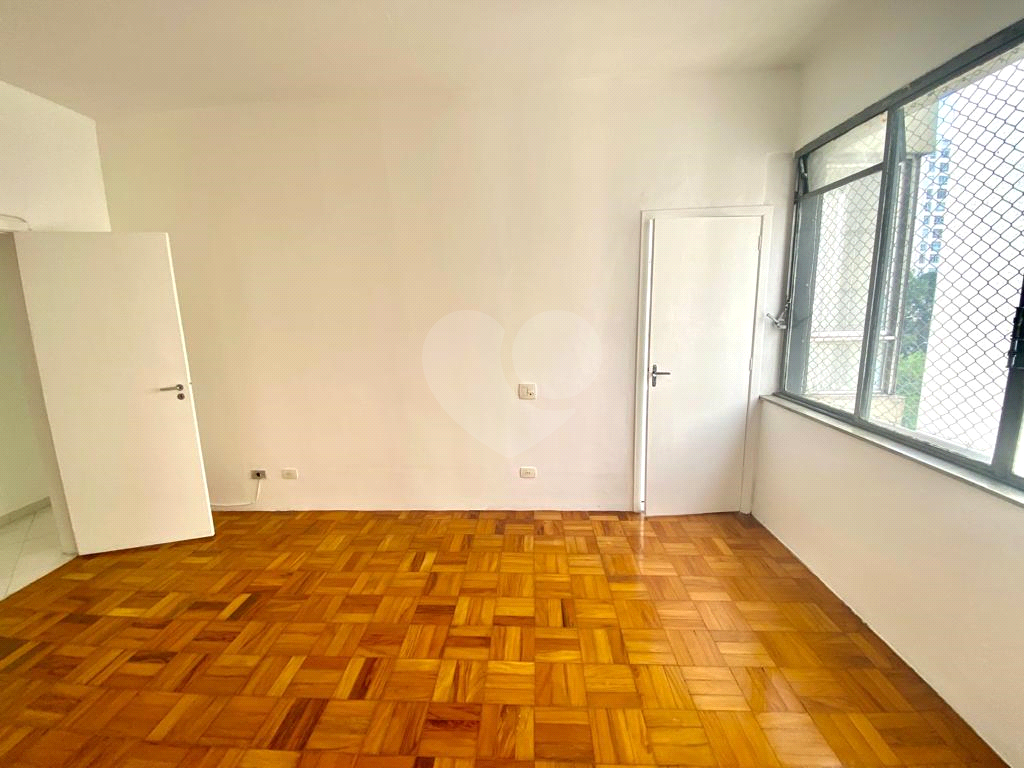 APARTAMENTO em JARDIM PAULISTA