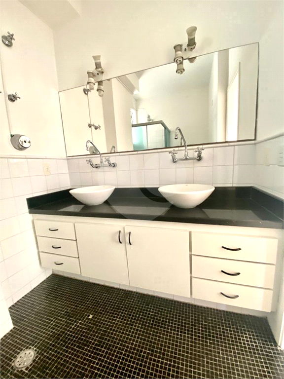 APARTAMENTO em JARDIM PAULISTA