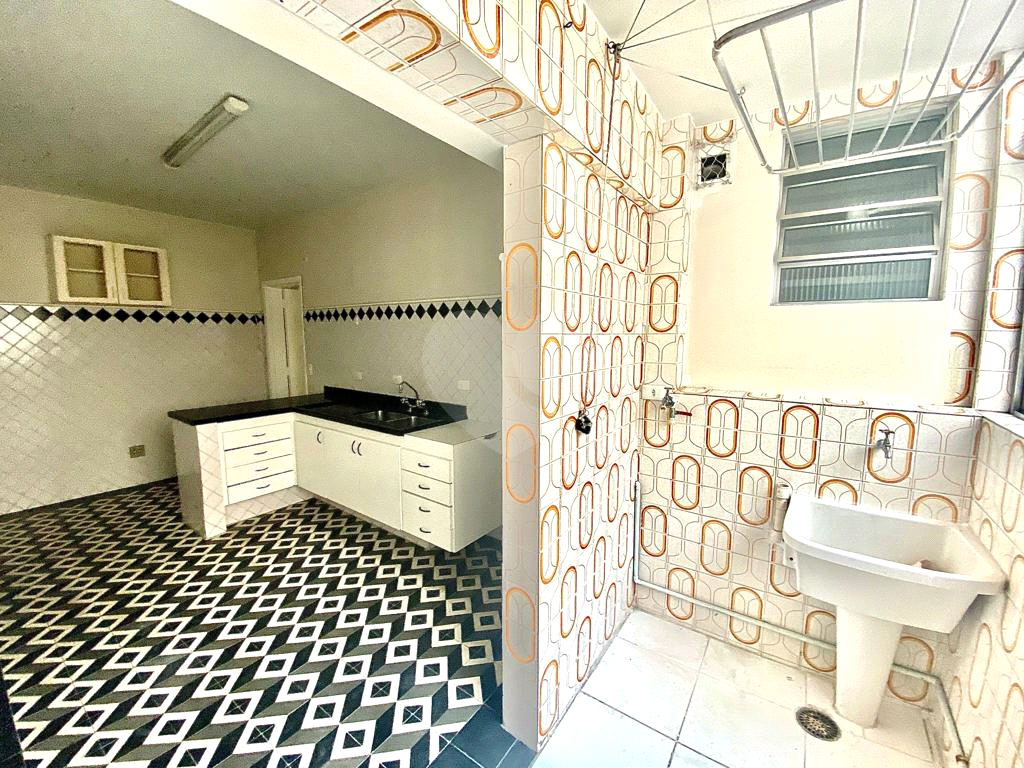 APARTAMENTO em JARDIM PAULISTA