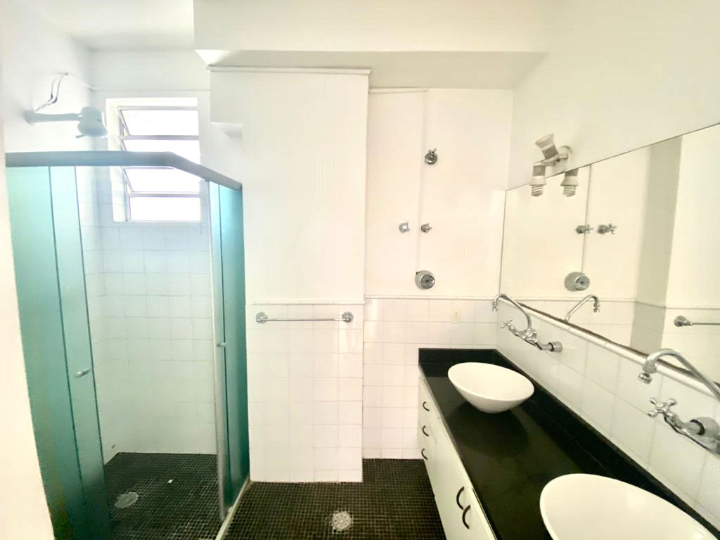 APARTAMENTO em JARDIM PAULISTA