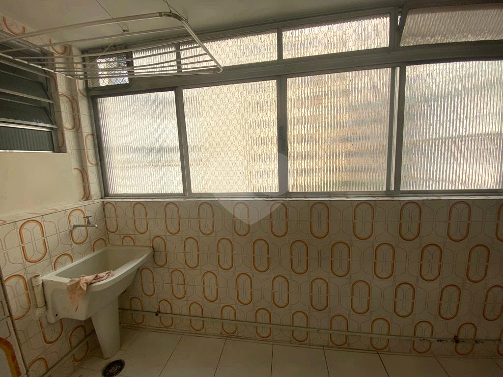 APARTAMENTO em JARDIM PAULISTA