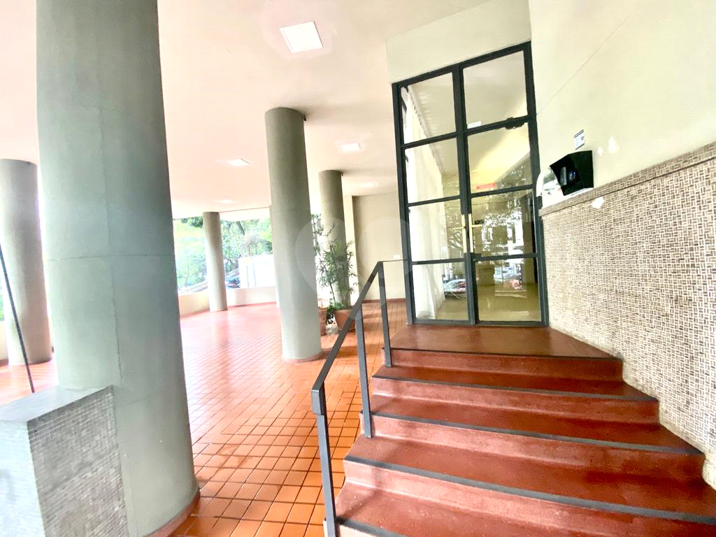 APARTAMENTO em JARDIM PAULISTA