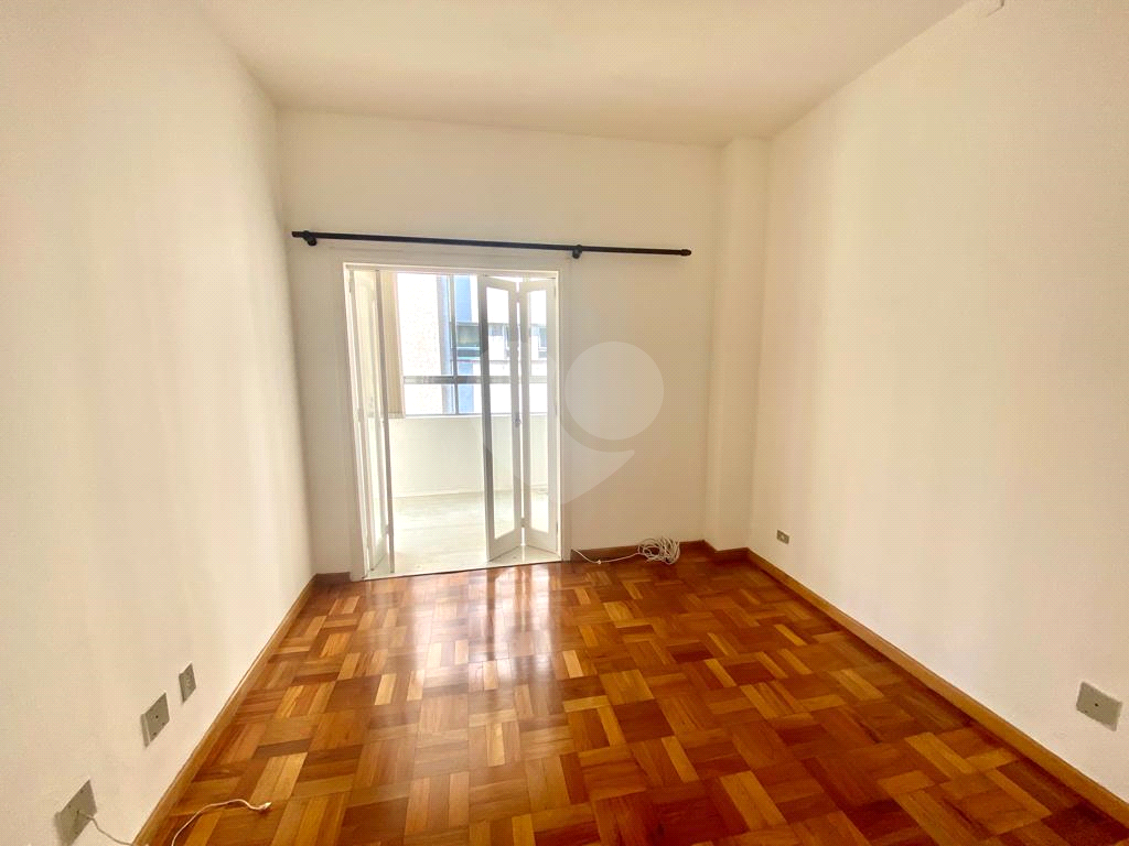 APARTAMENTO em JARDIM PAULISTA