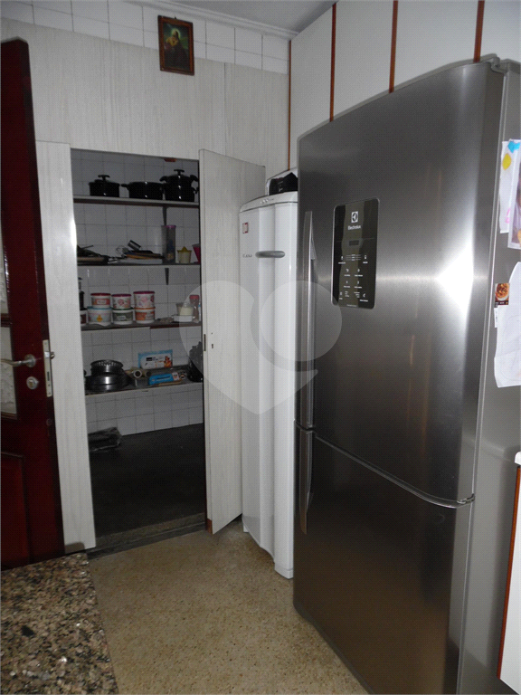 VENDE CASA DE 4 QUARTOS COM 2 SUÍTES, LAREIRA, 3 VAGAS DE GARAGEM NA VILA GUILHERME