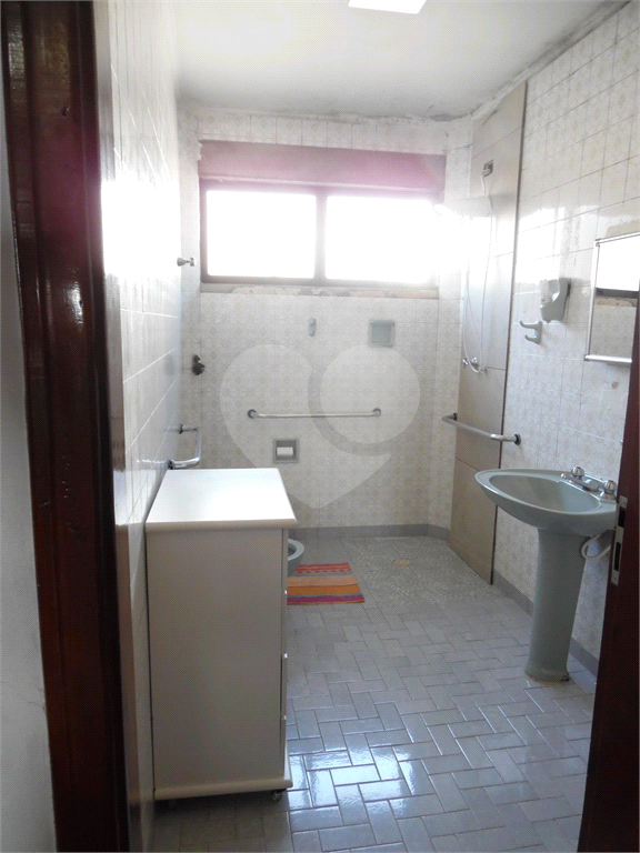 VENDE CASA DE 4 QUARTOS COM 2 SUÍTES, LAREIRA, 3 VAGAS DE GARAGEM NA VILA GUILHERME