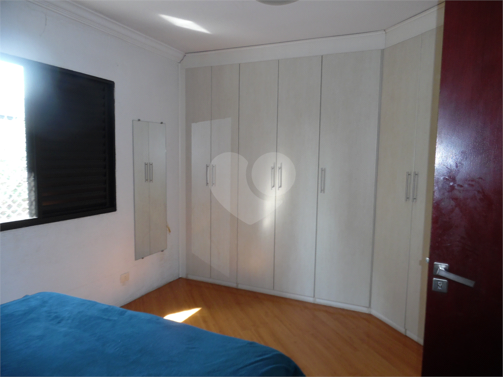 VENDE CASA DE 4 QUARTOS COM 2 SUÍTES, LAREIRA, 3 VAGAS DE GARAGEM NA VILA GUILHERME