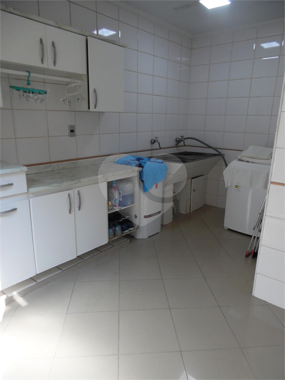 VENDE CASA DE 4 QUARTOS COM 2 SUÍTES, LAREIRA, 3 VAGAS DE GARAGEM NA VILA GUILHERME